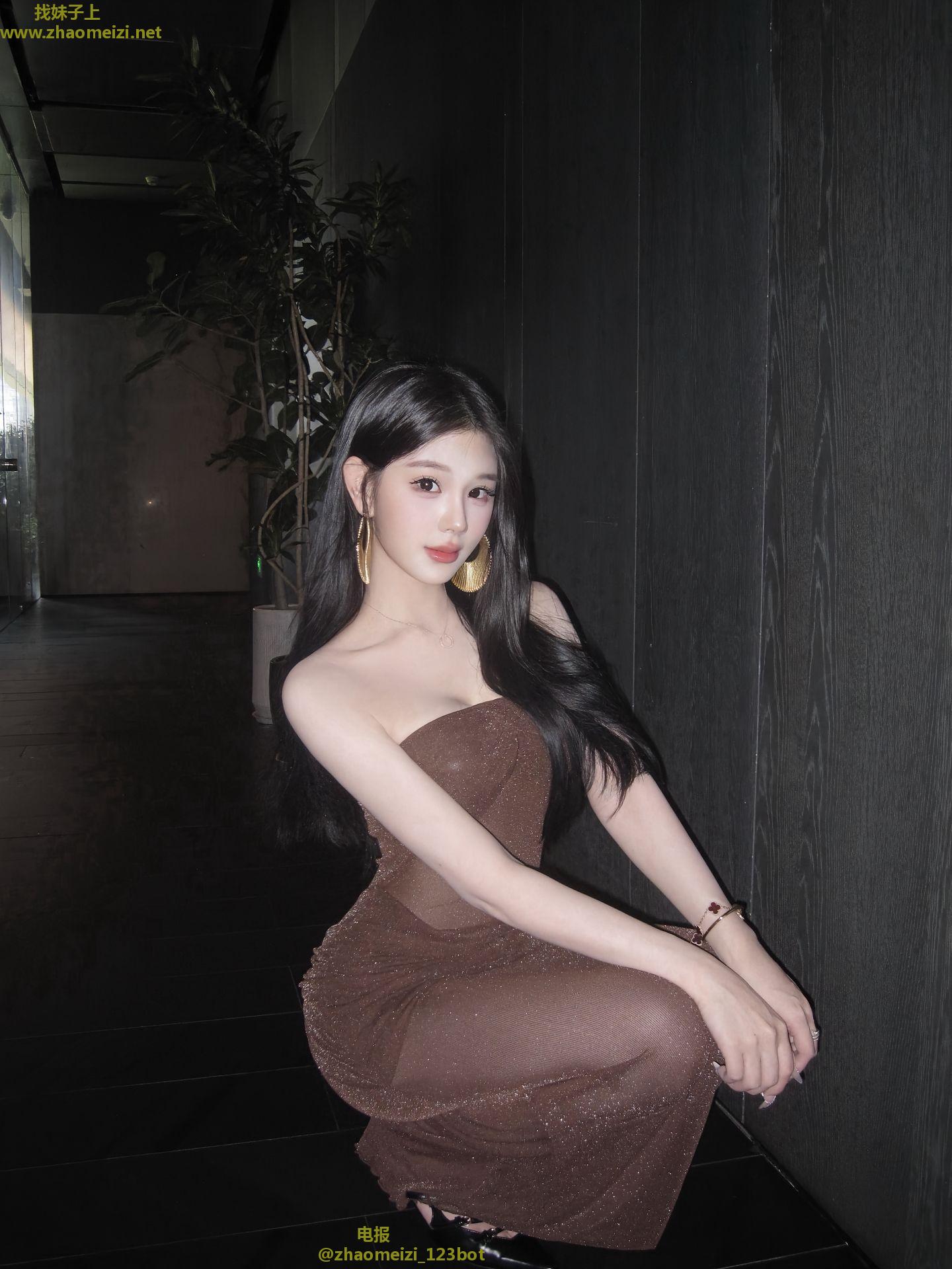 菲菲美妙肉体值得拥有