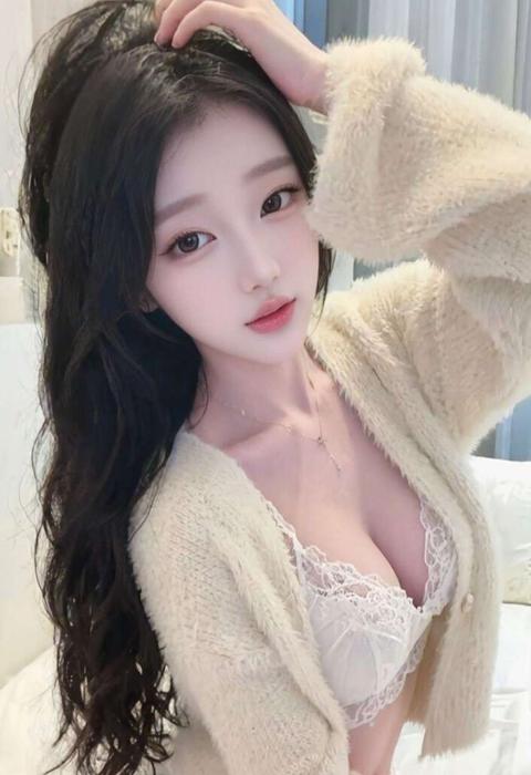 北京浑身散发出女人特有的香味