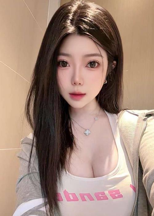 天津体香迷人咪咪尺寸相当饱满