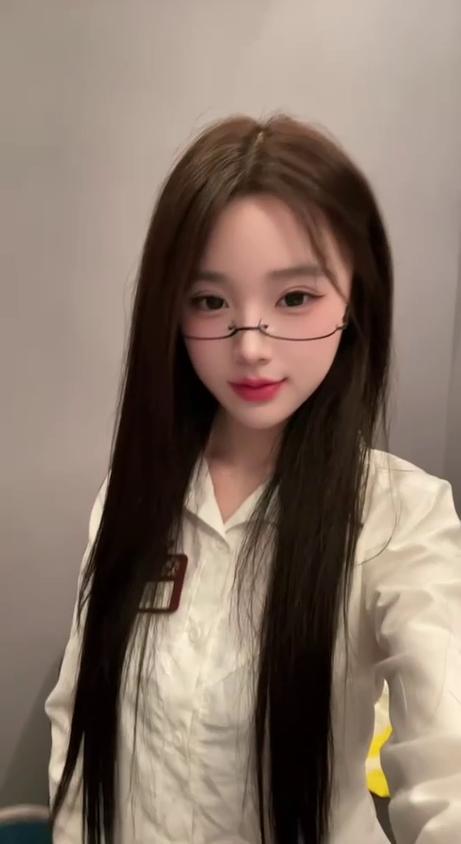 武汉妹子服务骚玩的尽兴 