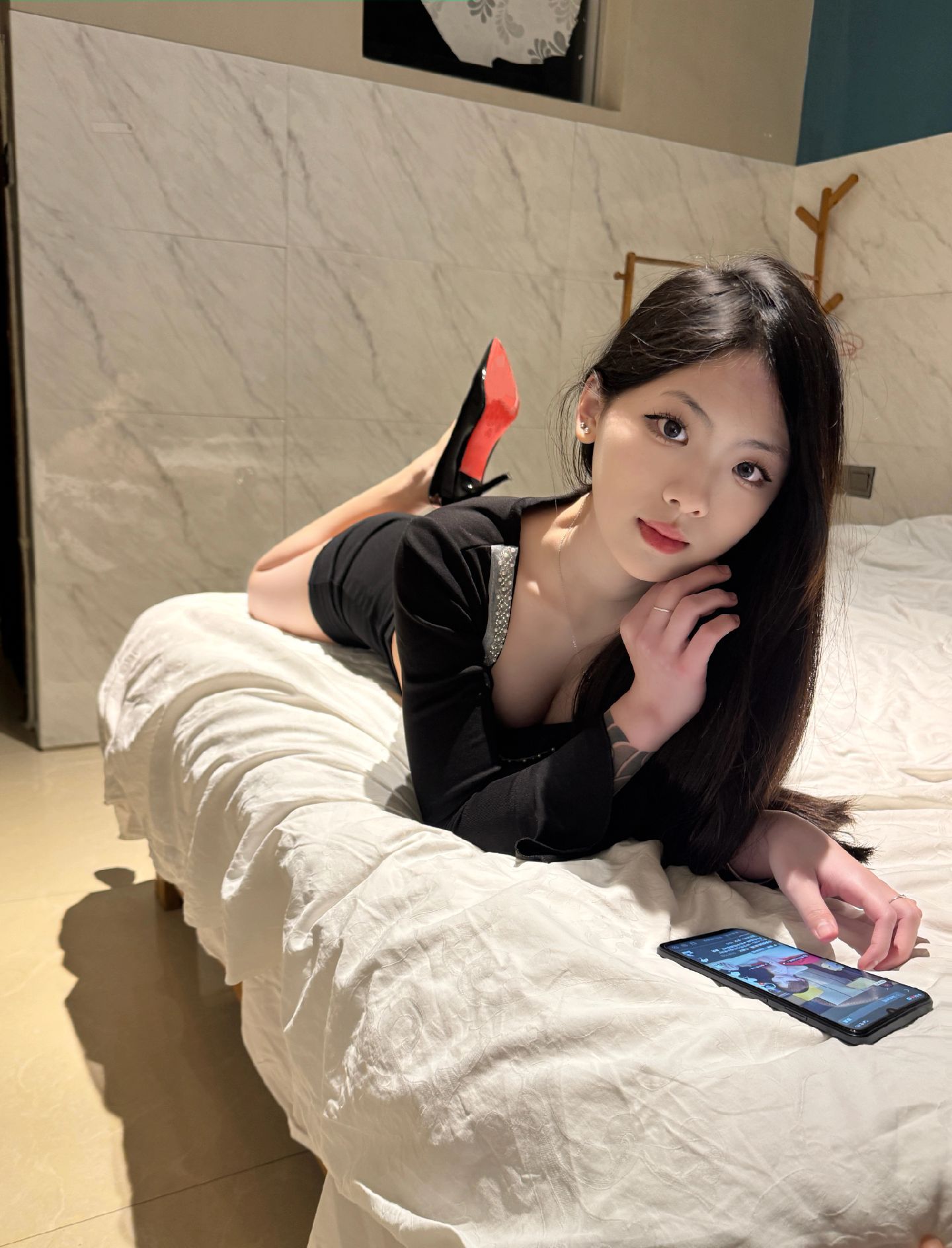 开大课骚妹婷婷又甜又欲