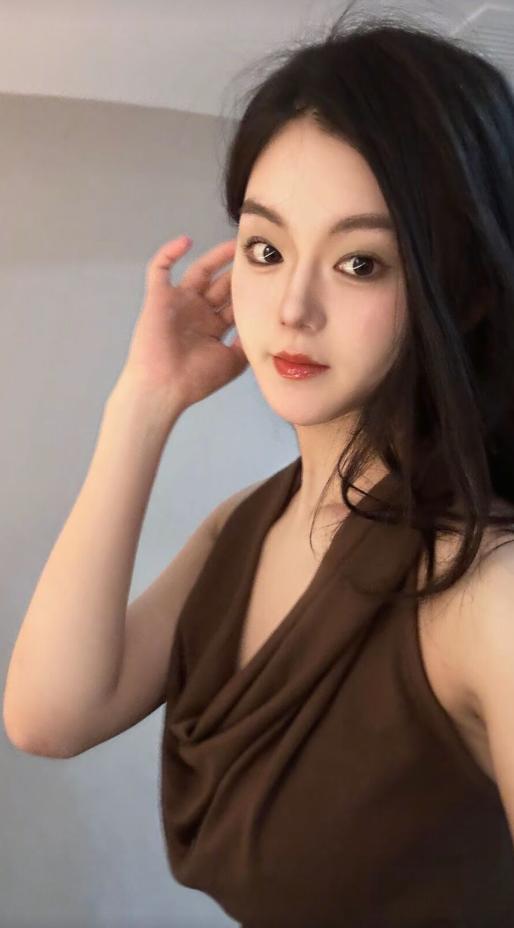 推荐一位妖艳女人很靠谱