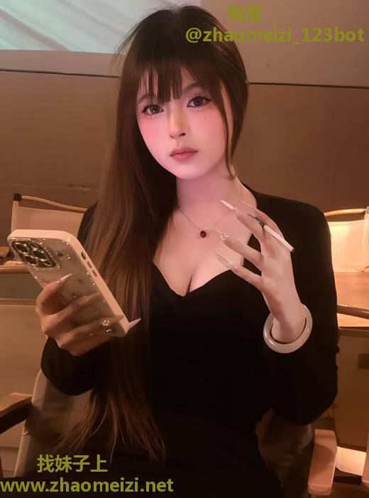 乌鲁身材曲线不错干到她腿软