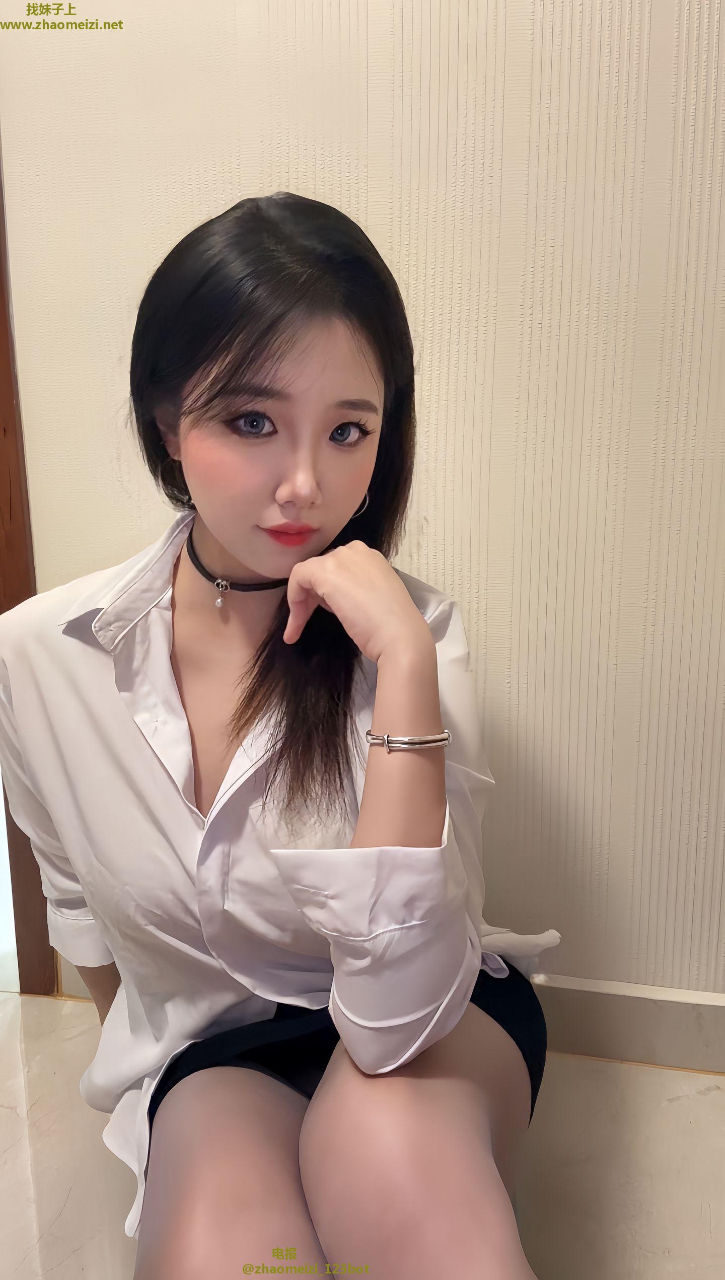 不老油条包爽的大奶妹