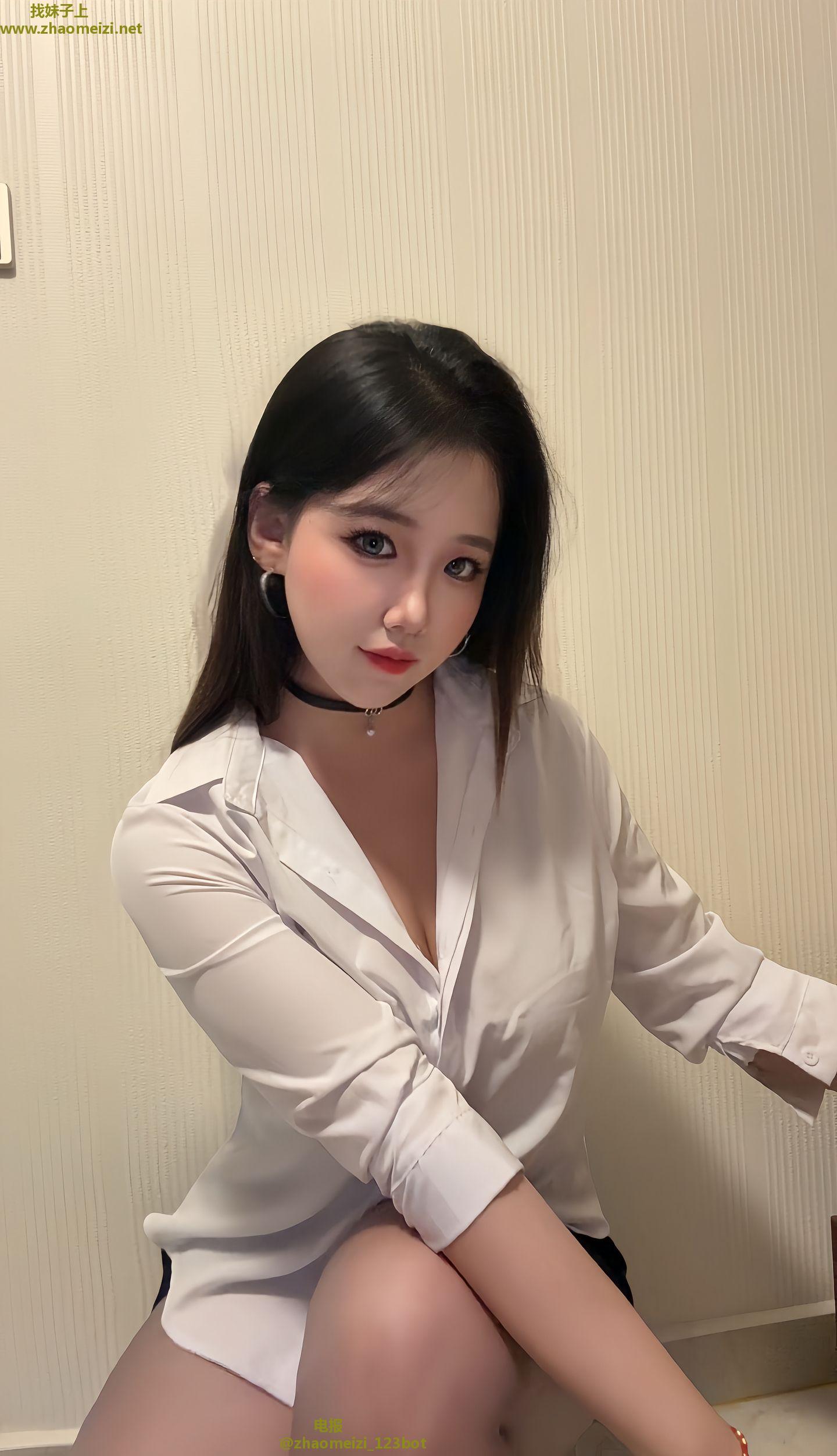 不老油条包爽的大奶妹