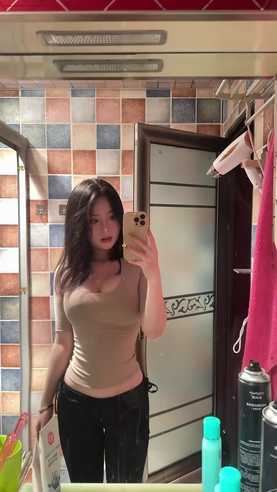 三河骚婷婷微毛嫩穴喜欢的不得了