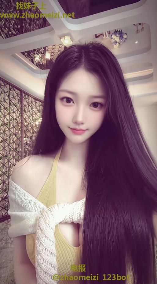 青秀姑娘乳白奶子太美了