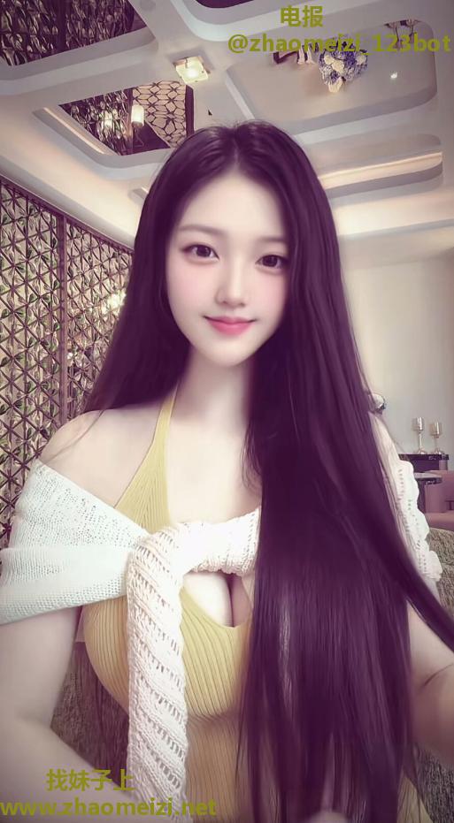 青秀姑娘乳白奶子太美了