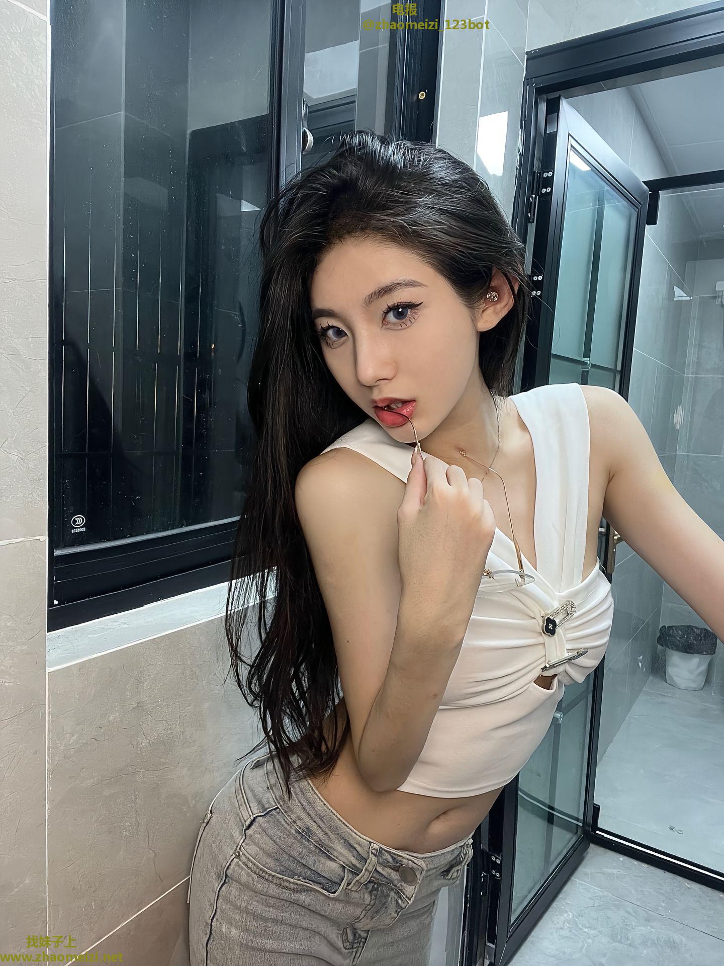 拱墅闷骚款眼镜妹
