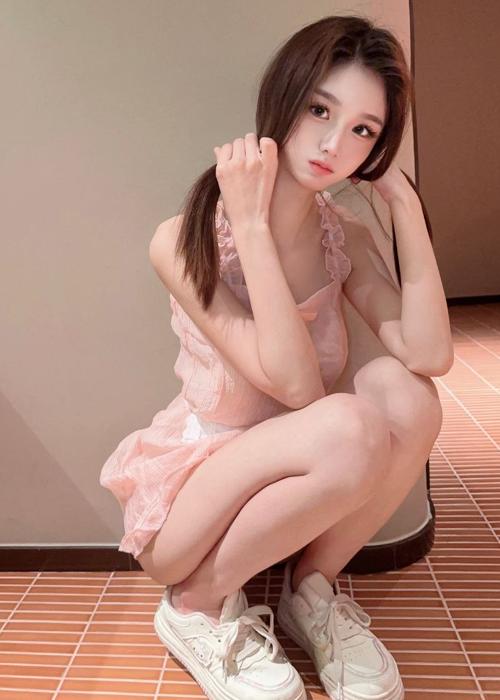 西安妹子小鲍鱼水滋滋任由蹂躏
