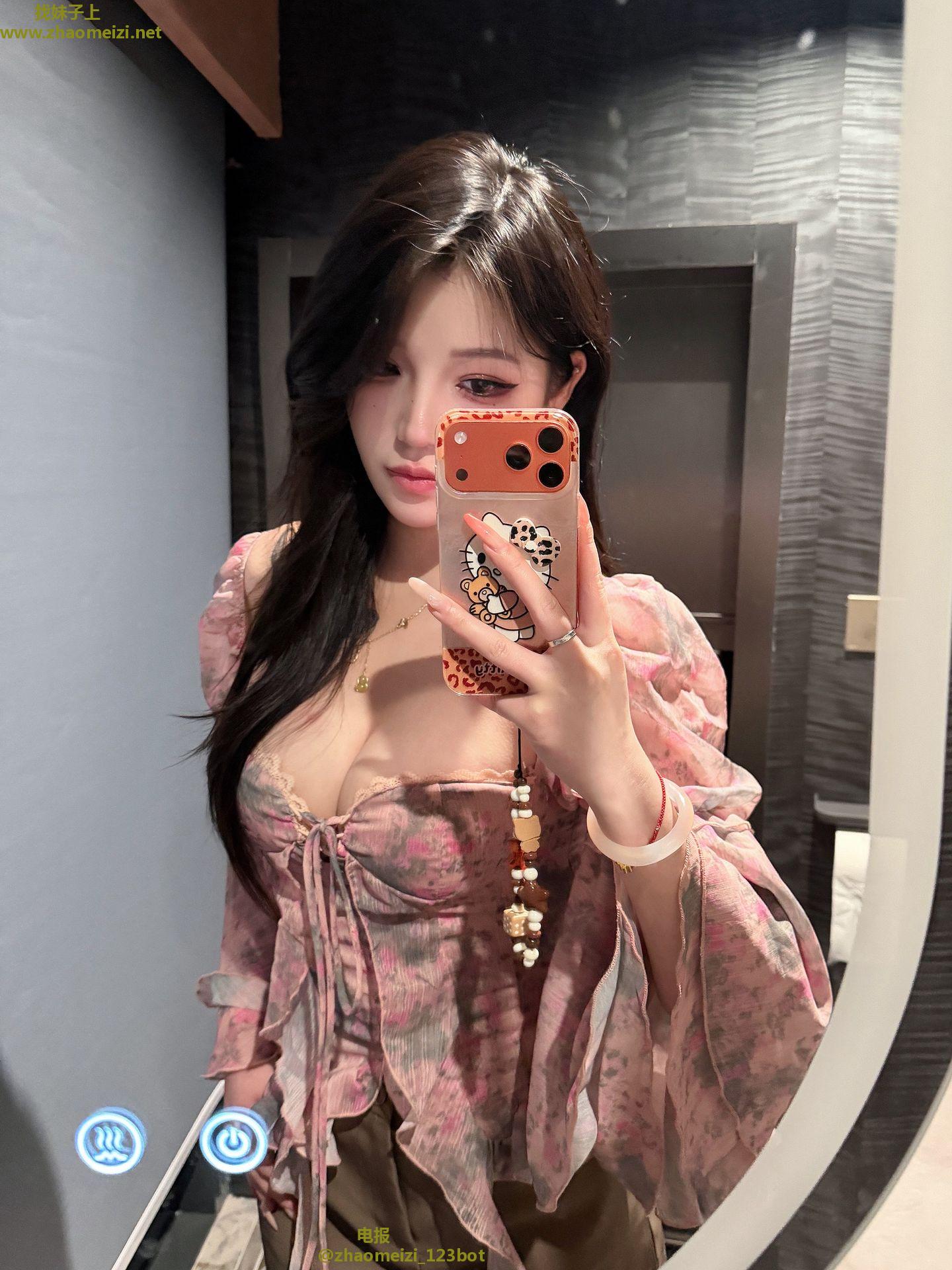 大胸货色艺俱佳