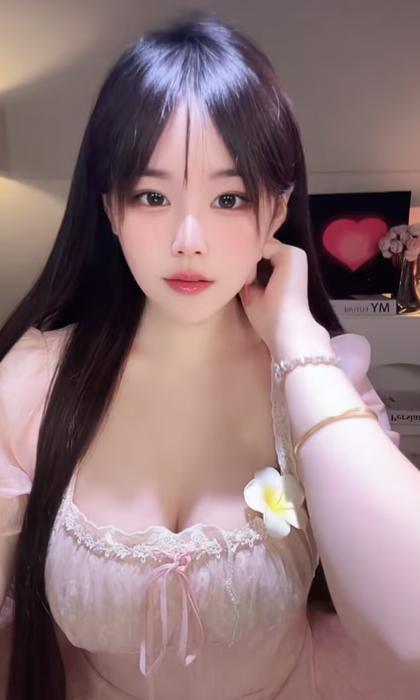 北京奶头很小掰开小穴粉色阴蒂