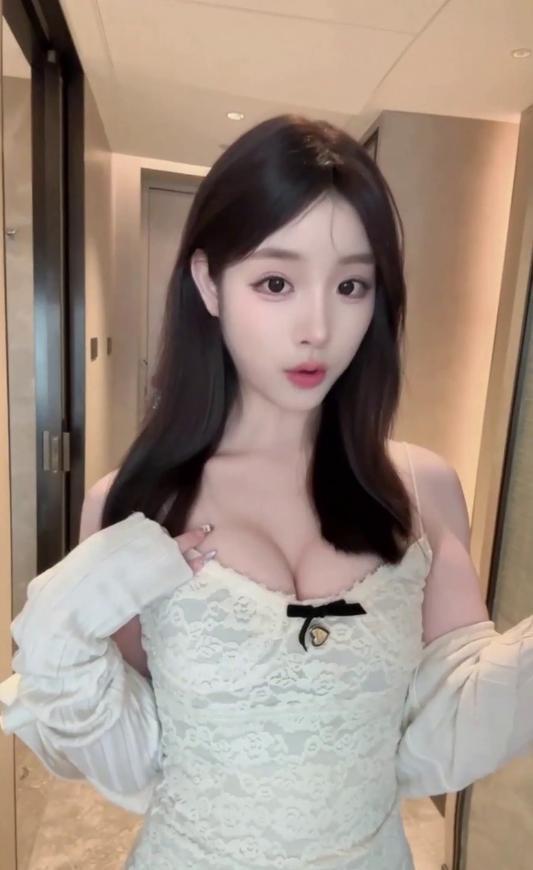 兼职小嫩妹颜值养眼迷人