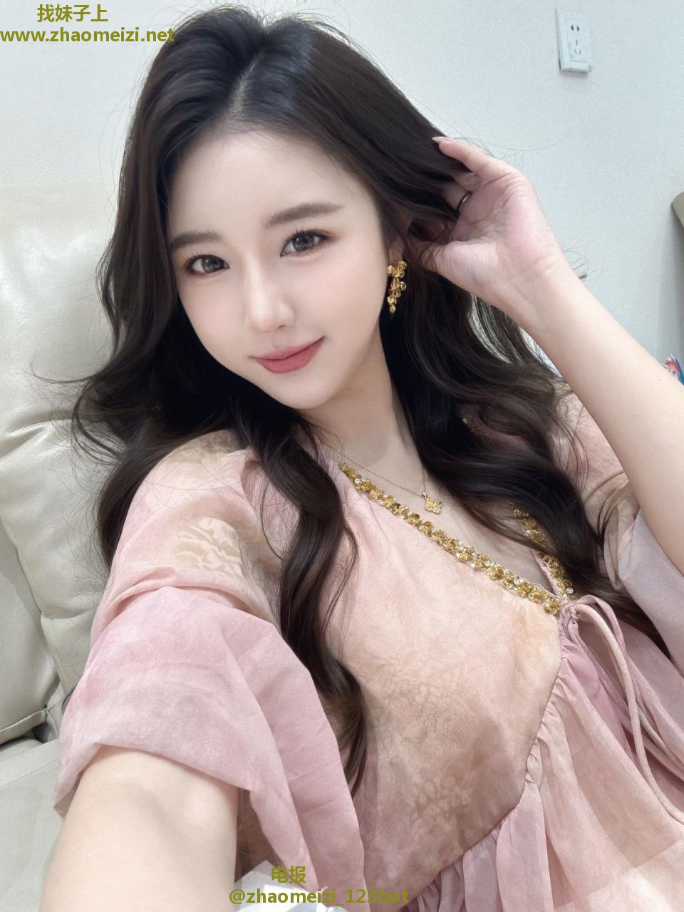 这种妞才称得上秀色可餐