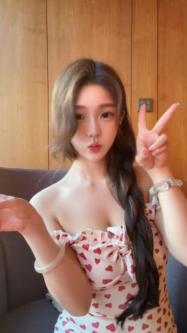 鉴定完毕刚下海小姑娘