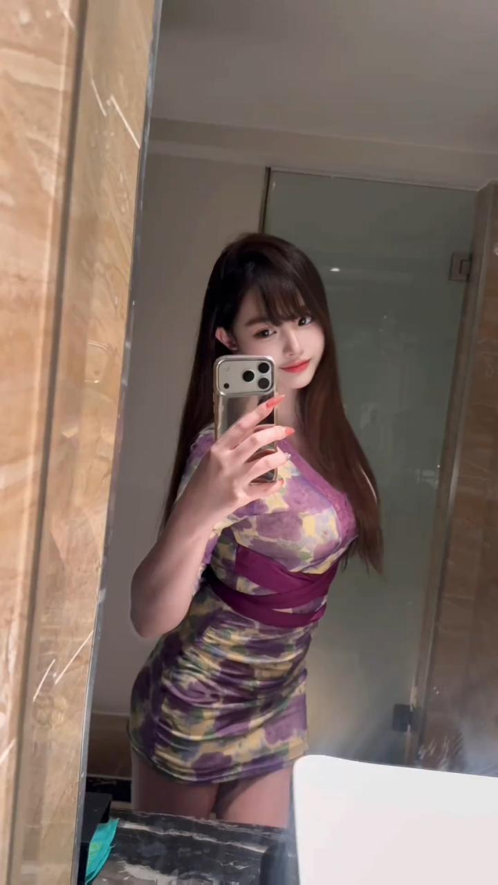 是个小妖精很会玩身材正点