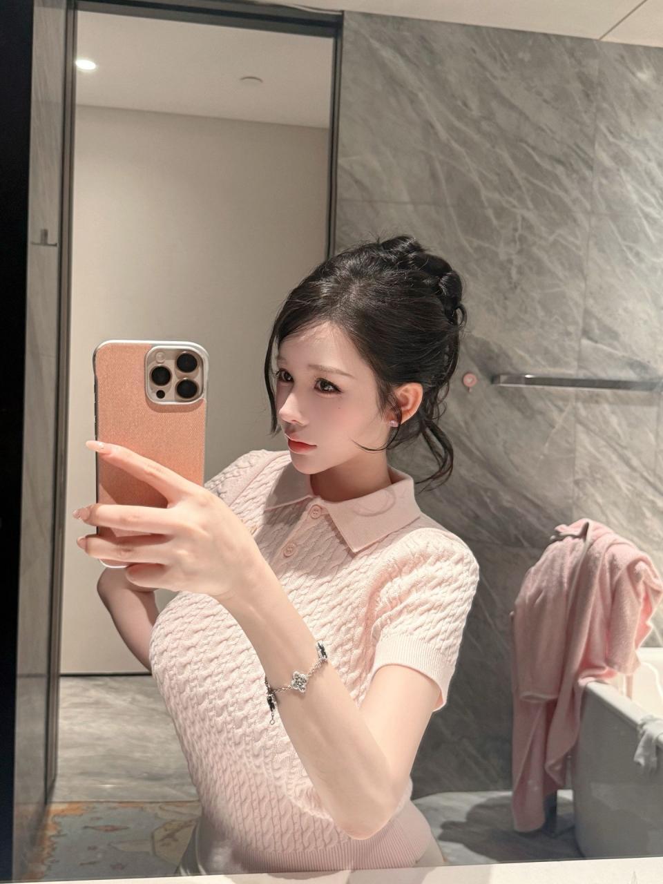 D乳佳人浴缸陪洗特别享受