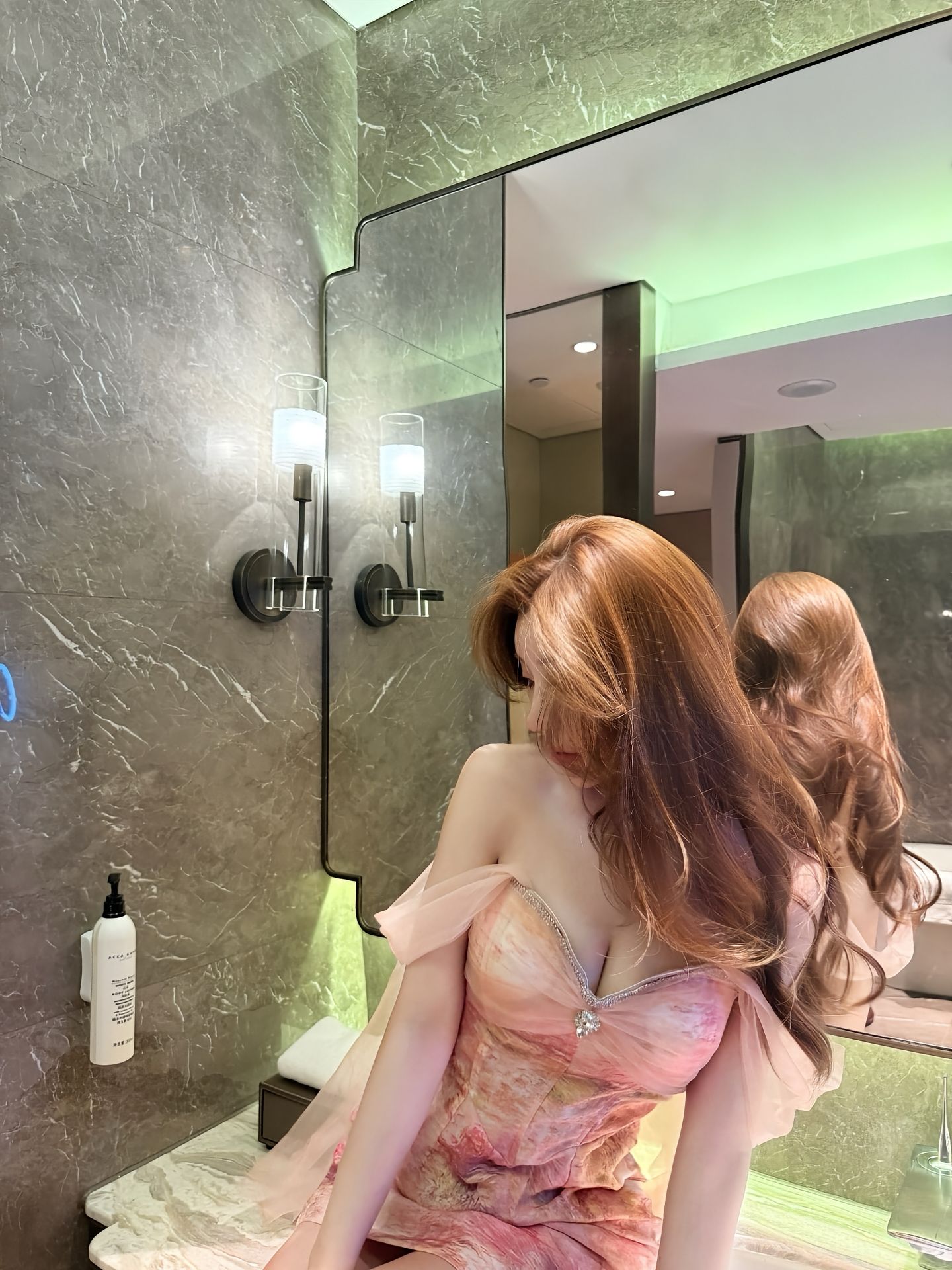 金华抱操小御姐忒带劲 
