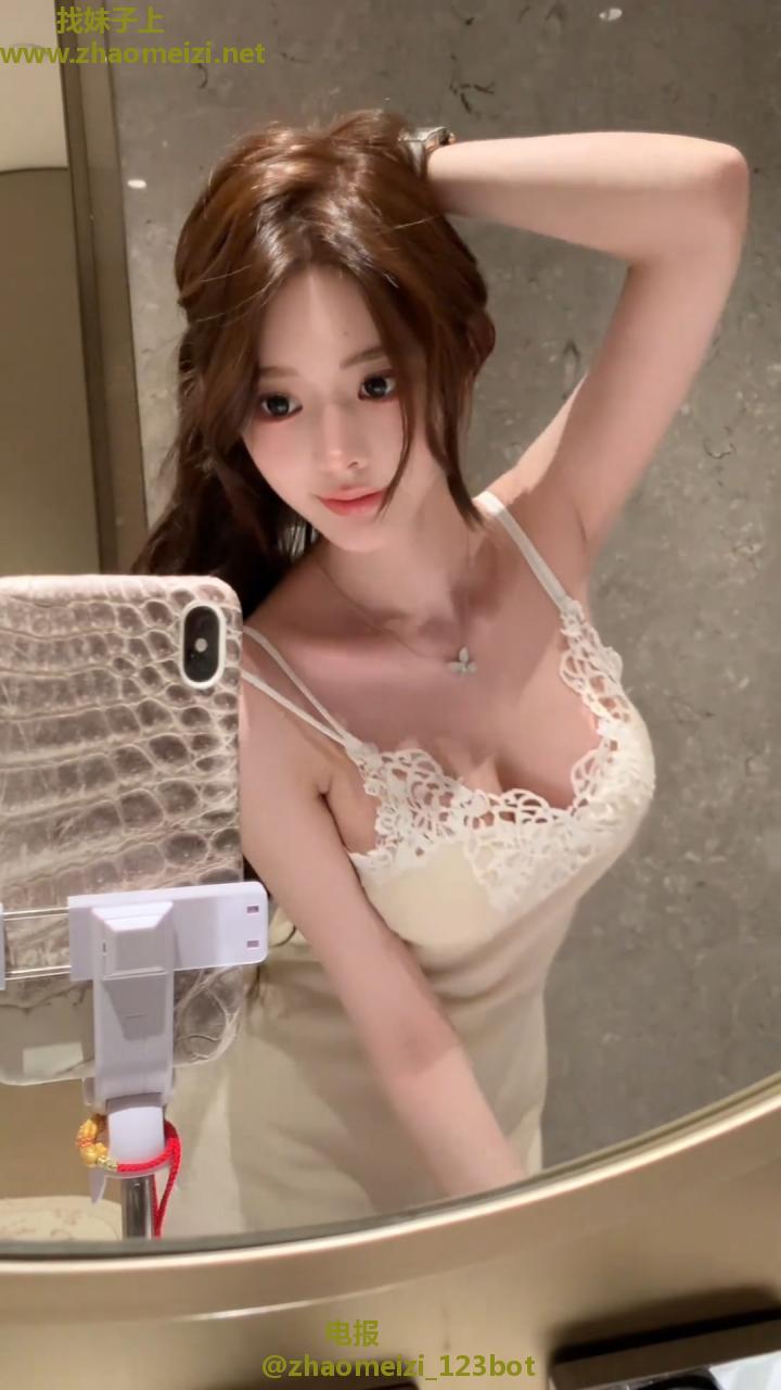 玩的开小美女可以拔套射脸