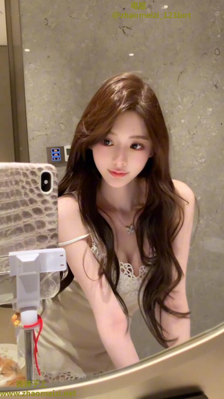 玩的开小美女可以拔套射脸