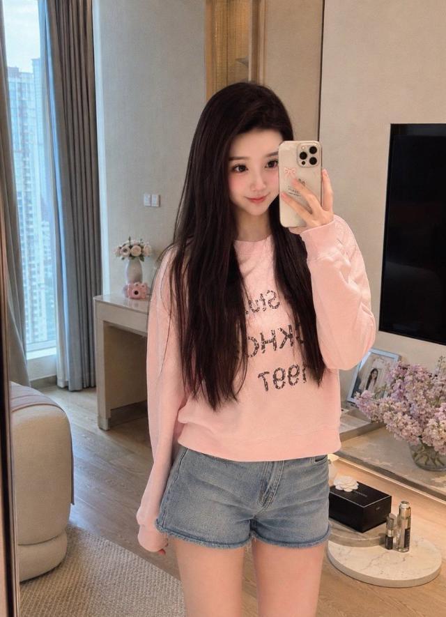 小靓妹样貌不会让人失望