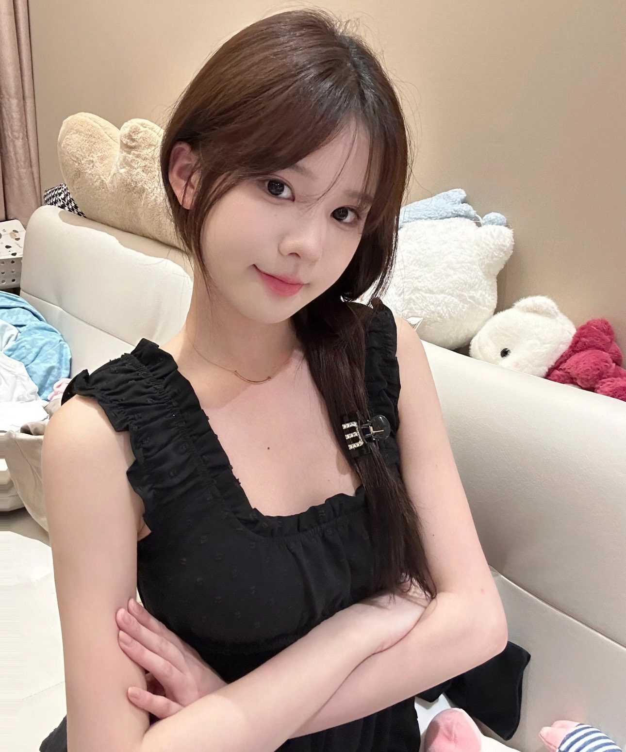 秦淮颜值非常高的小姐姐值得一肏