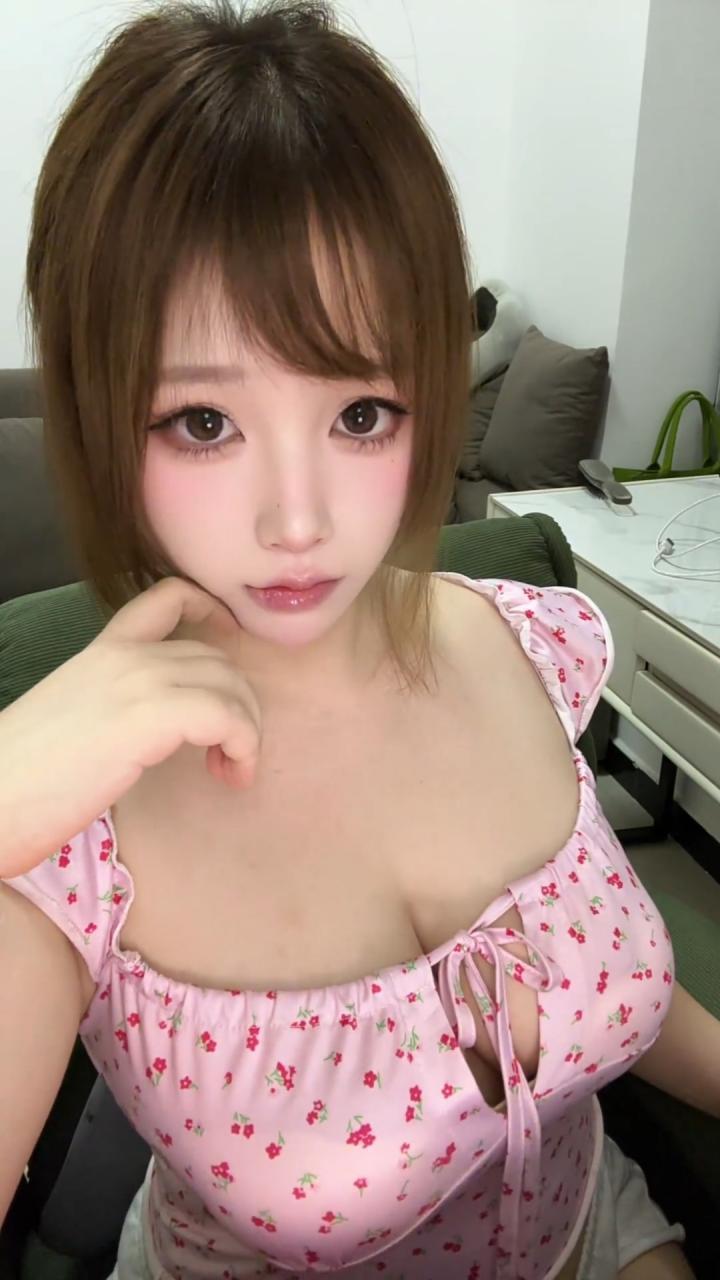 大胸妹年龄小服务好