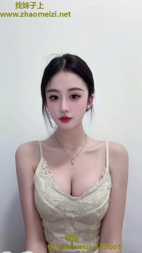 她妩媚身姿让人念念不忘