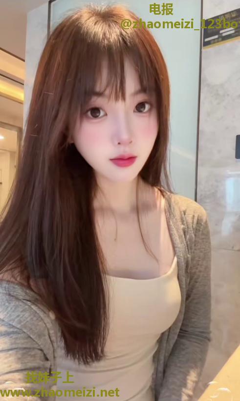 清纯脸确实长的很惊艳诱人