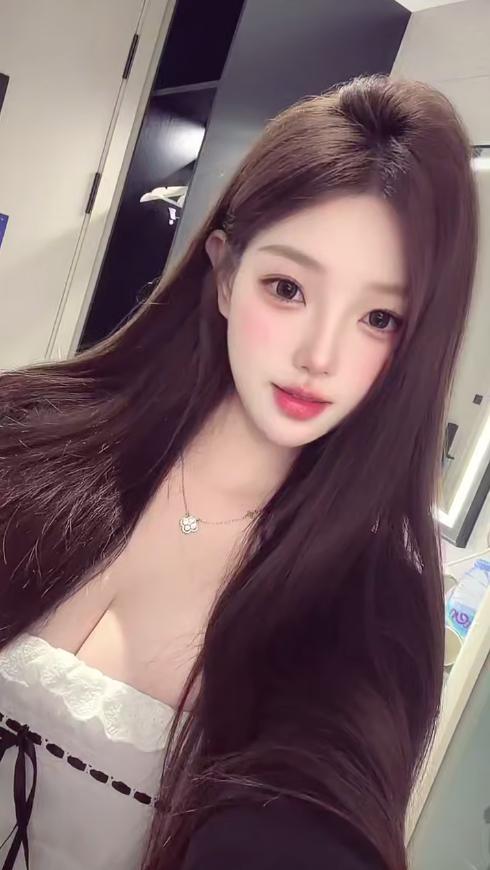 难得遇到一位豪乳小美人