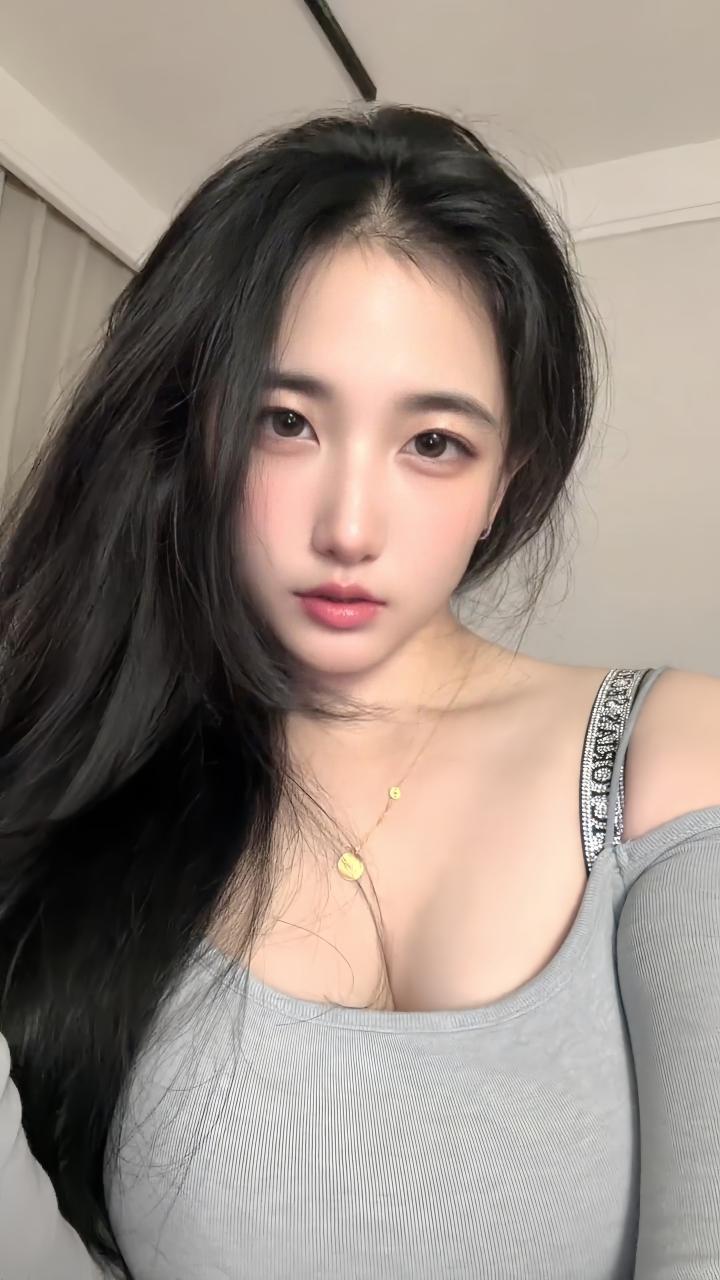 巨乳妹有前戏会给情绪价值