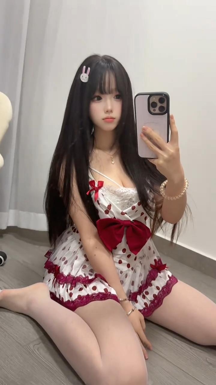 学生妹奶头小小鲍鱼粉嫩