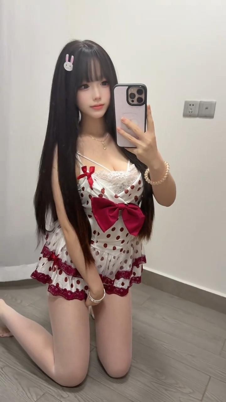 学生妹奶头小小鲍鱼粉嫩