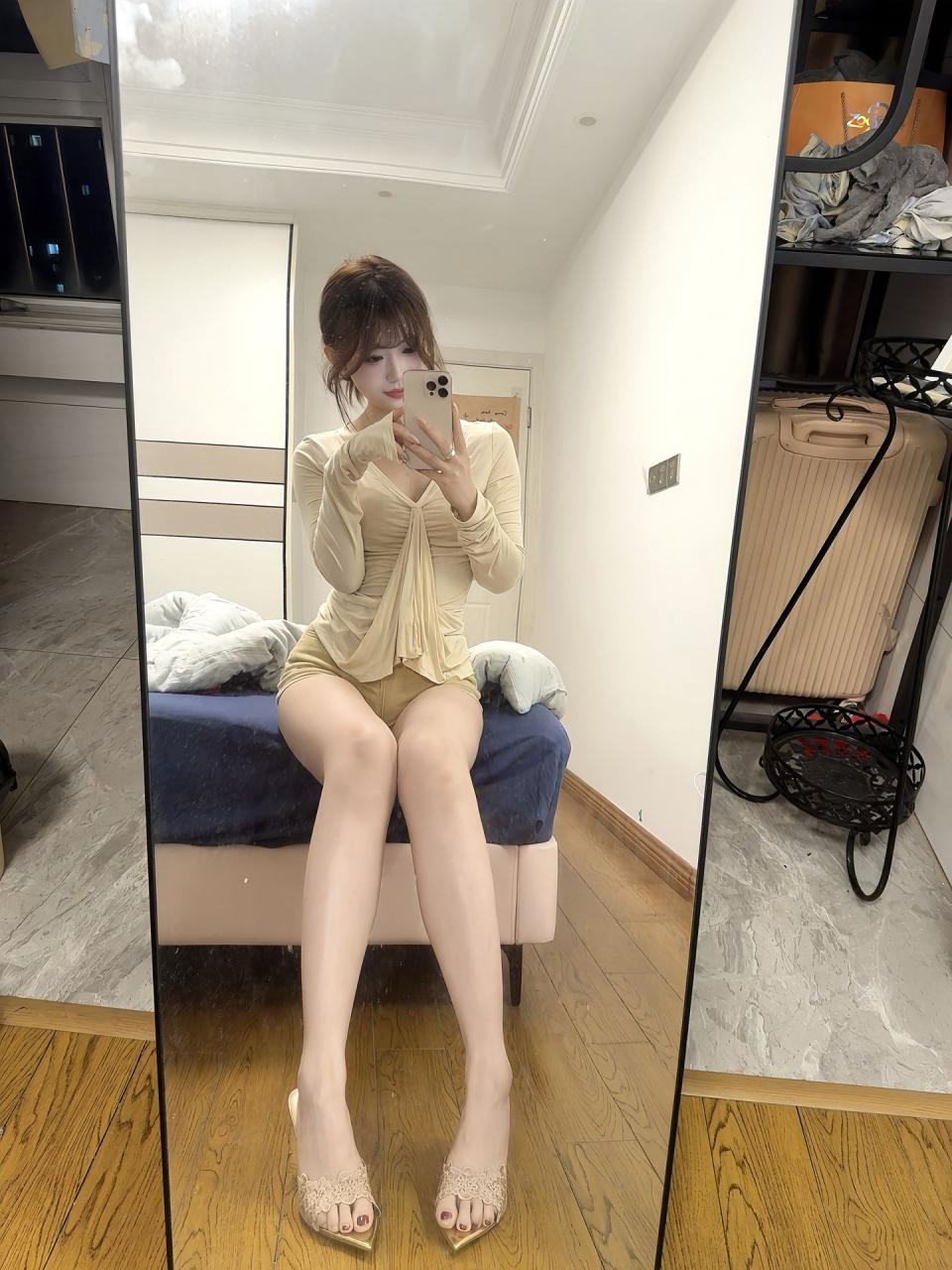 思思美女可以拔套射脸